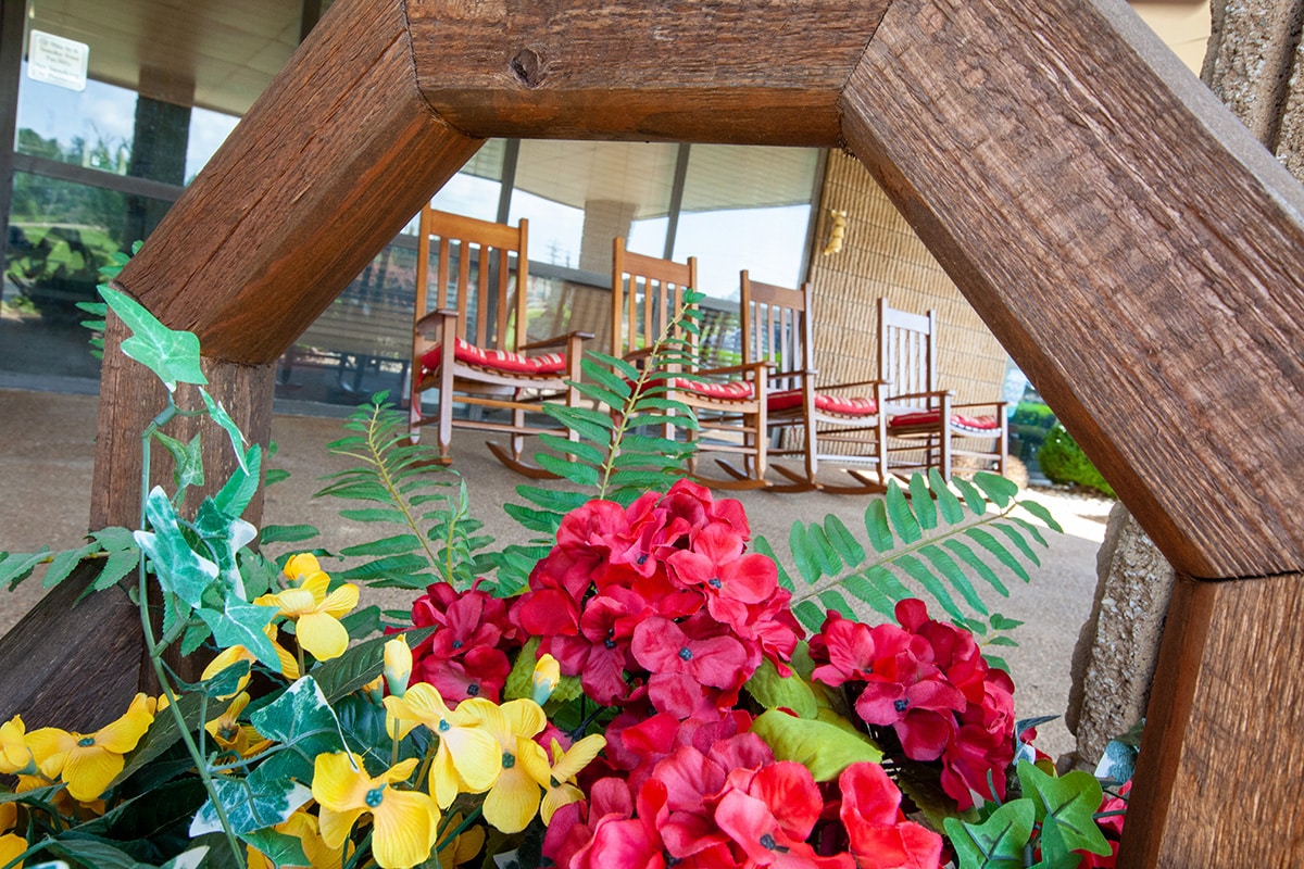 Chairs and flowers at Selmer Post Acute