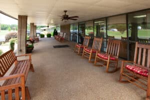 The patio of Selmer Post Acute